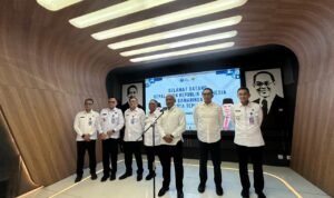 Kepala BNN RI, Marthinus Hukom (tengah) ketika doorstop di Balaikota Samarinda, Rabu (5/2/2025). Kepala BNN RI, Marthinus Hukom (tengah) ketika doorstop di Balaikota Samarinda, Rabu (5/2/2025).