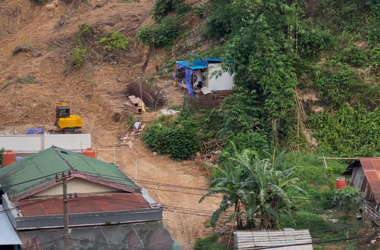 Aktivitas Pematangan Lahan di Jalan Damanhuri