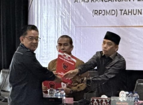Fraksi PDI Perjuangan sampaikan pandangan umum fraksi.