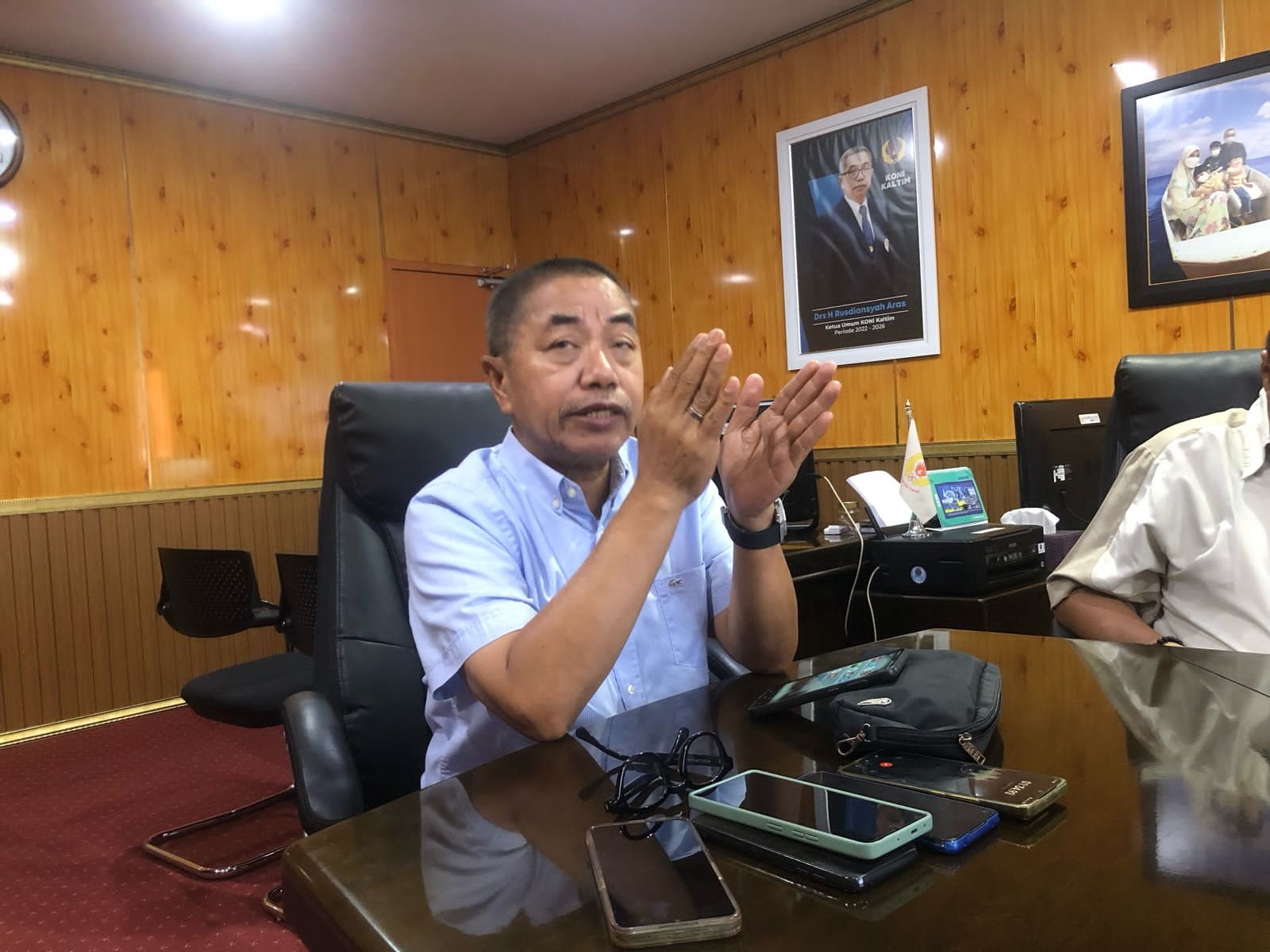 Ketua KONI Kaltim, Rusdiansyah Aras, saat menyampaikan arahan.