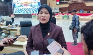 Wakil Ketua DPRD Kaltim, Yenni Eviliana 3 Wakil Ketua DPRD Kaltim, Yenni Eviliana