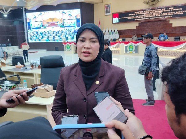 Wakil Ketua DPRD Kaltim, Yenni Eviliana