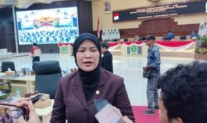 Wakil Ketua DPRD Kaltim, Yenni Eviliana1 Wakil Ketua DPRD Kaltim, Yenni Eviliana
