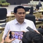 Anggota DPRD Kaltim, Muhammad Husni Fahruddin, saat diwawancarai awak media.