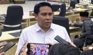 Anggota DPRD Kaltim, Muhammad Husni Fahruddin, saat diwawancarai awak media.