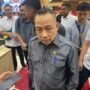 Anggota DPRD Kaltim, Sarkowi V Zahry, saat diwawancarai awak media.