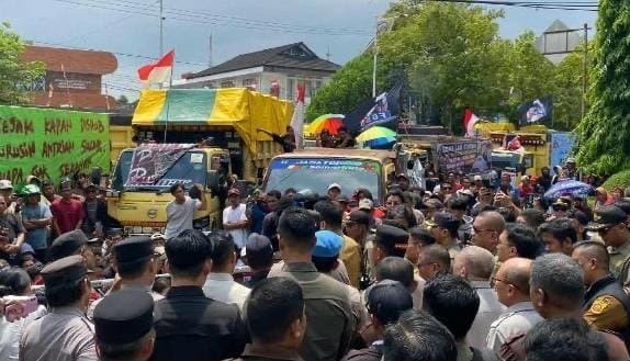 Masa Aksi di Balai Kota Samarinda (ist)