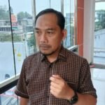 Anggota Komisi III DPRD Samarinda dari Fraksi Partai Keadilan Sejahtera (PKS) Abdul Rohim Saat di wawancarai Genangan air