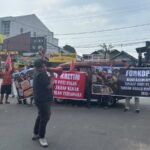 FORKOP menggelar aksi unjuk rasa di Kantor Kejati Kaltim, Kamis(29/10/2026) siang. FORKOP menggelar aksi unjuk rasa di Kantor Kejati Kaltim, Kamis(29/10/2026) siang.