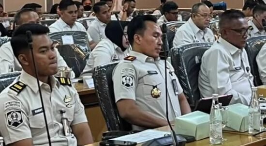Kalapas Cibinong Dipecat Buntut Hunian Mewah di Dalam Lapas, 17 Pegawai Kena Sanksi Kalapas Cibinong Dipecat Buntut Hunian Mewah di Dalam Lapas, 17 Pegawai Kena Sanksi