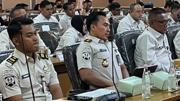 Kalapas Cibinong Dipecat Buntut Hunian Mewah di Dalam Lapas, 17 Pegawai Kena Sanksi Kalapas Cibinong Dipecat Buntut Hunian Mewah di Dalam Lapas, 17 Pegawai Kena Sanksi
